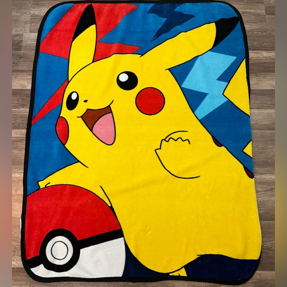 Licensed Pokemon Go Pikachu Soft Plush Fleece Throw Gift Blanket Pokeball